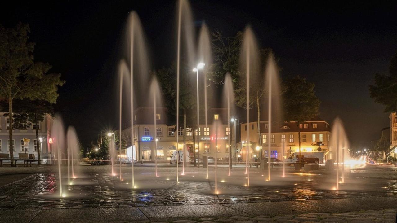 Pension Markt Neustrelitz Esterno foto